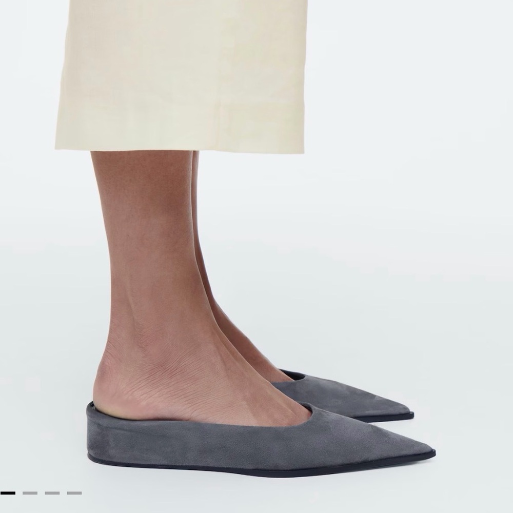 POINTED SUEDE MULES COS